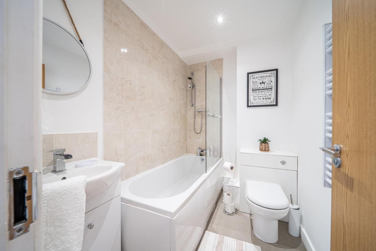 Cozy Retreat Near Hollingworth Lake, Milnrow, Apartment Rochdale